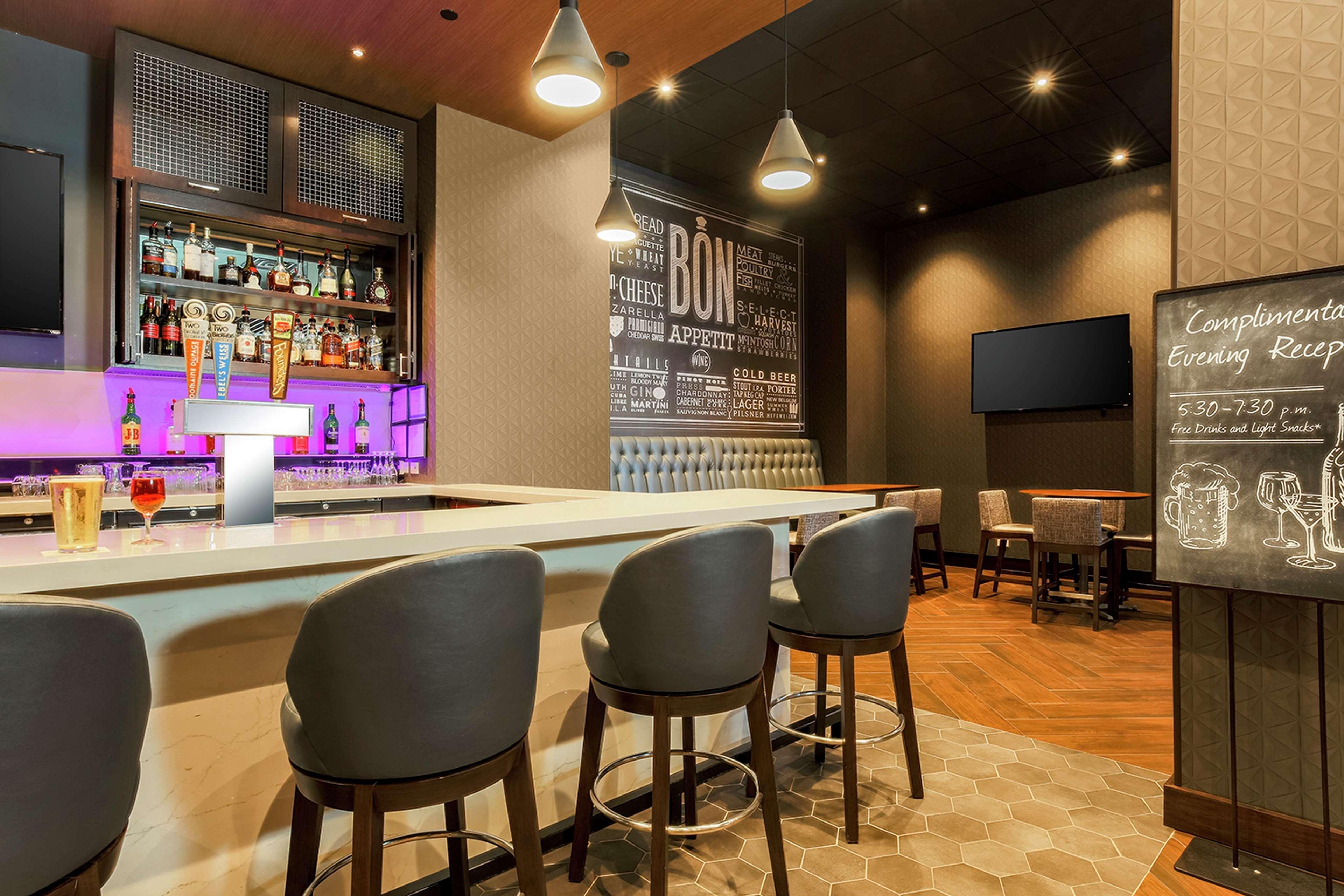 Embassy Suites By Hilton Chicago Lombard Extérieur photo