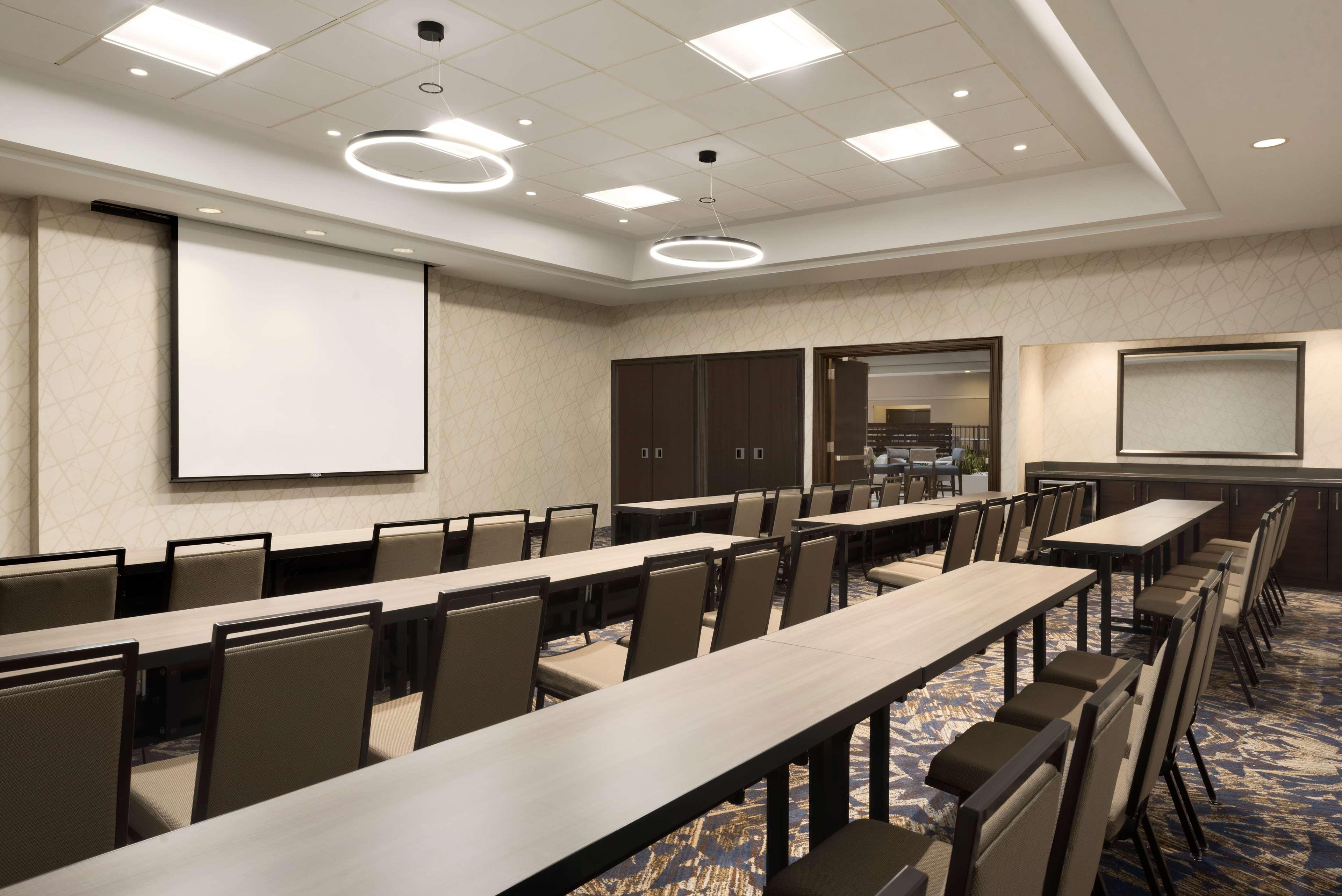 Embassy Suites By Hilton Chicago Lombard Extérieur photo