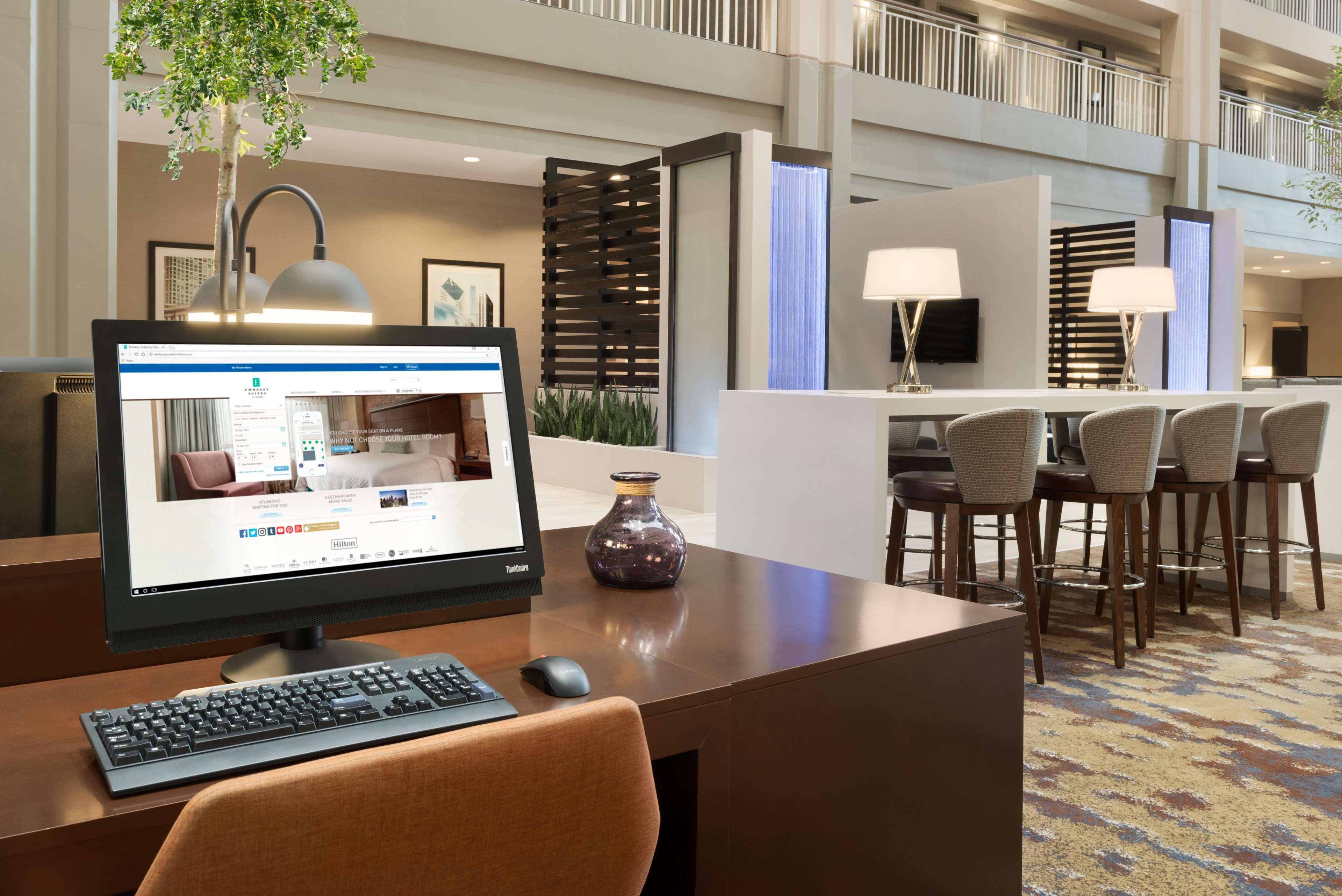 Embassy Suites By Hilton Chicago Lombard Extérieur photo