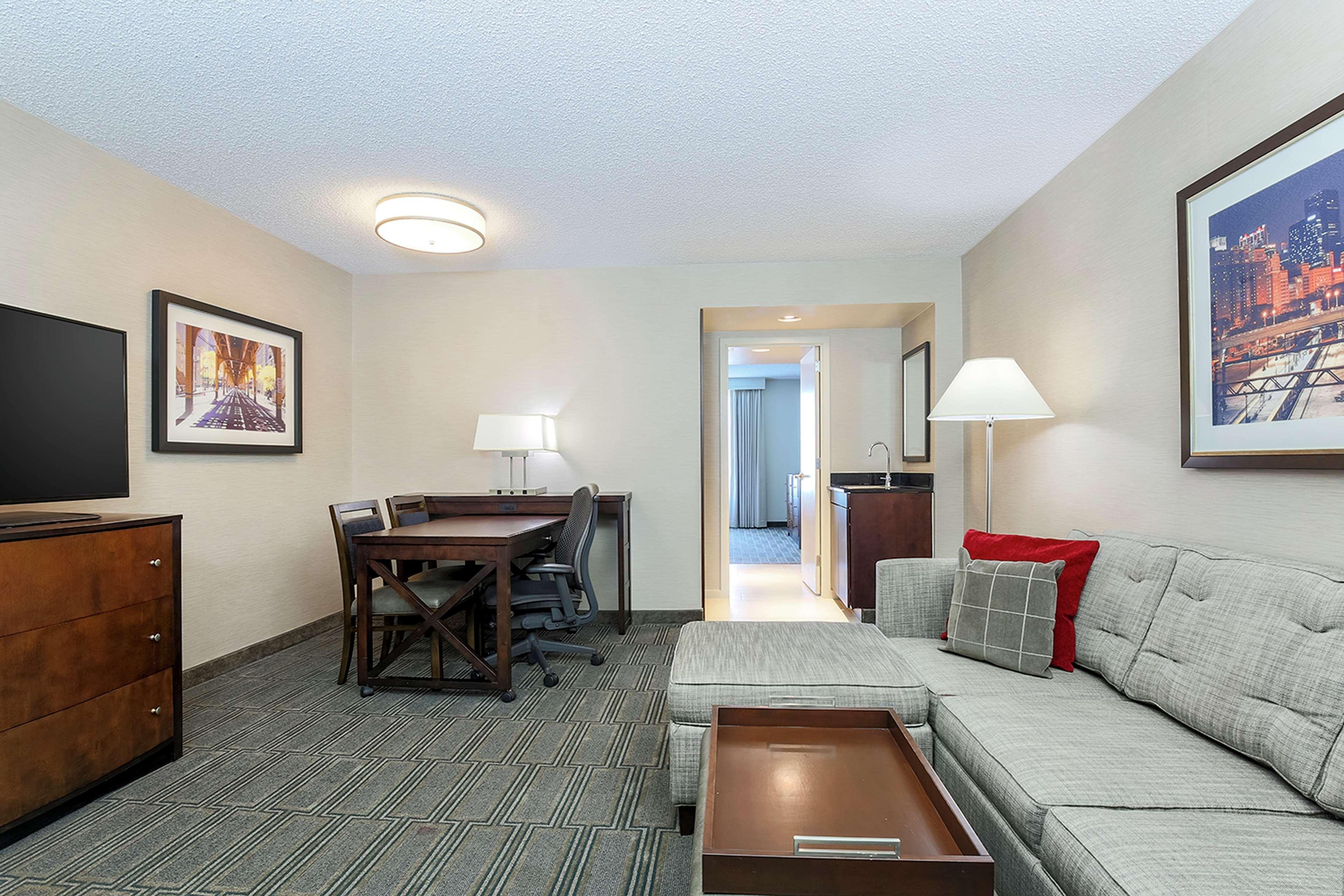 Embassy Suites By Hilton Chicago Lombard Extérieur photo