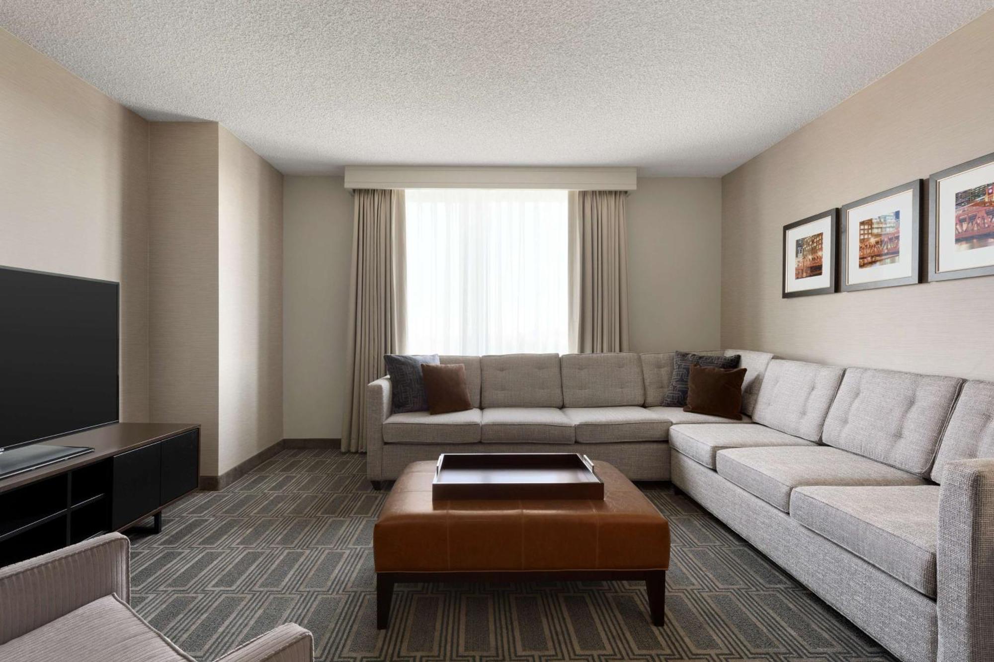 Embassy Suites By Hilton Chicago Lombard Extérieur photo