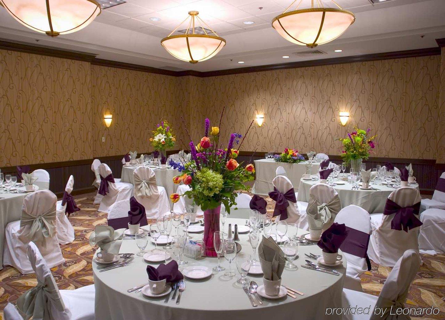 Embassy Suites By Hilton Chicago Lombard Restaurant photo